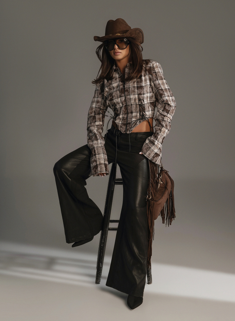 Fitted Checked Shirt URBAN BLOUSE Brown