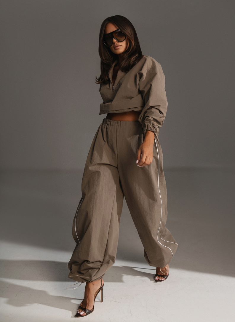 ONYX SET ecru sweatshirt and wide-leg trousers